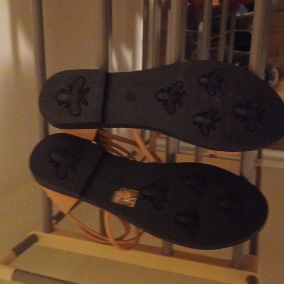 Shoes - Picture 2 of 4